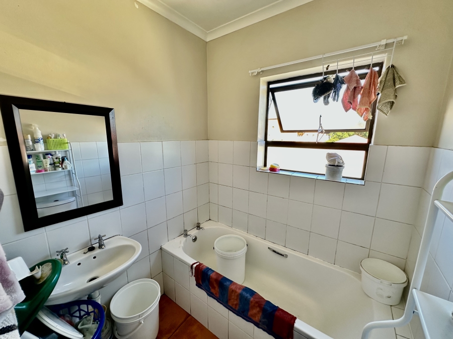 2 Bedroom Property for Sale in Goodwood Estate Western Cape